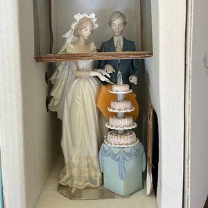 Lladro Wedding Cake 5587 - New in Original Box